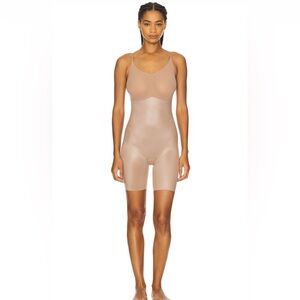 SPANX Invisible Shaping Closed Bust Mid Thigh Bodysuit Large Champagne Beige